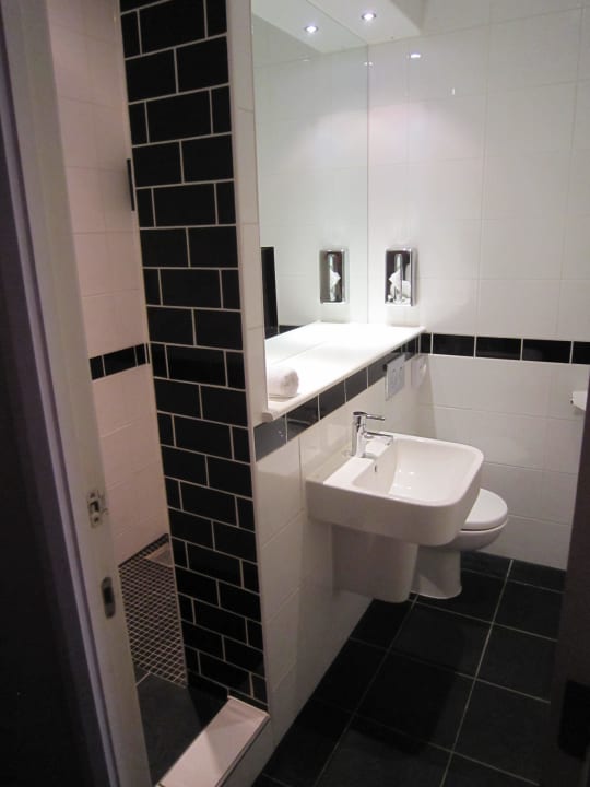 Badezimmer Hotel Days Inn Corley - Nec M6