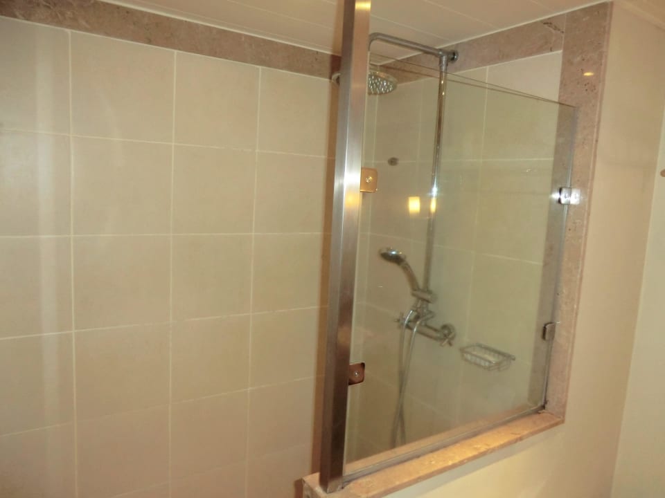 Dusche Mauricia Beachcomber Resort & Spa