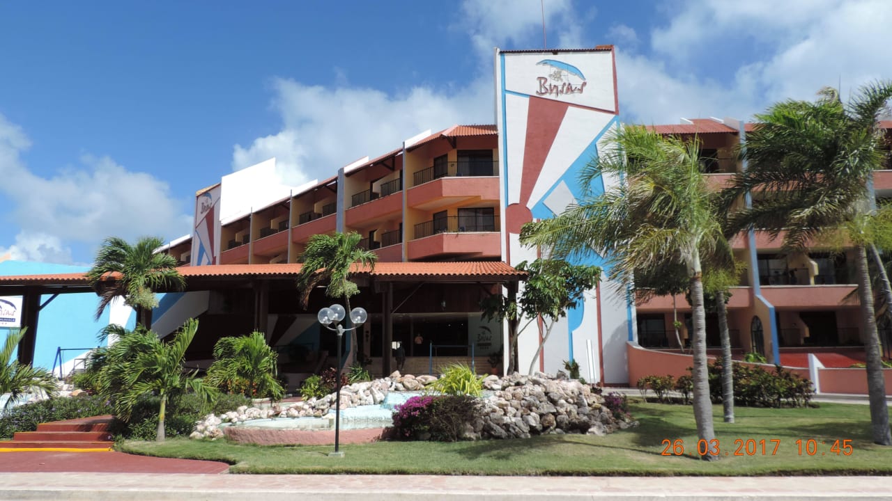 Eingangsbereich Haupthaus Brisas Guardalavaca Hotel & Villas