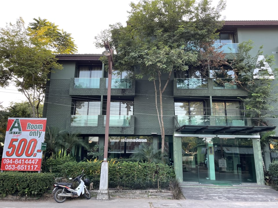 Außenansicht A Hotel Budget