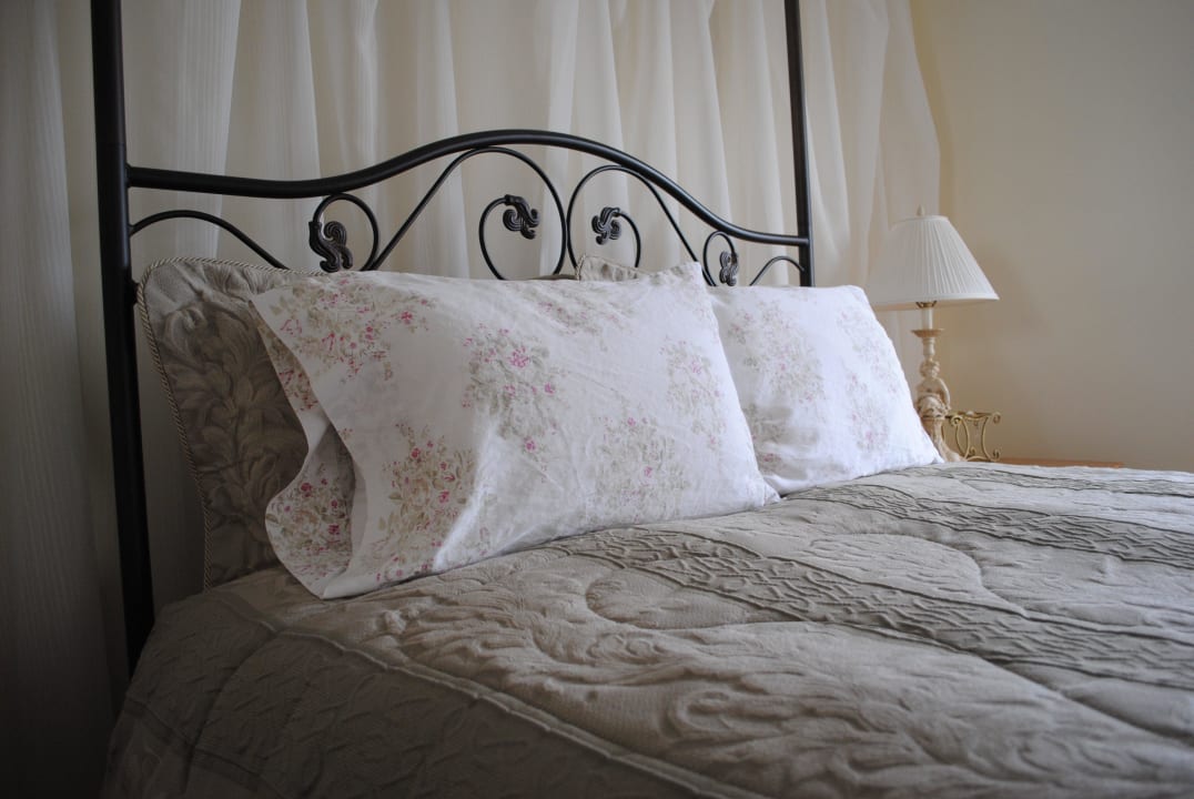 Lit du Jardin du Luxembourg Auberge Marquis de Montcalm