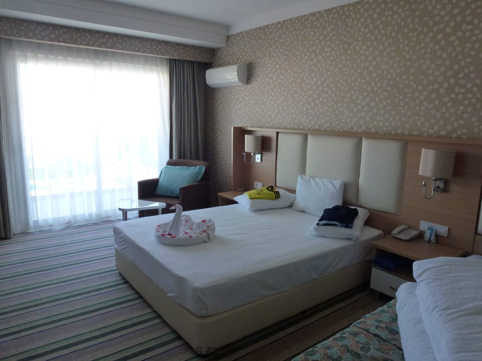Unser Zimmer (2405) Hotel Royal Garden Beach