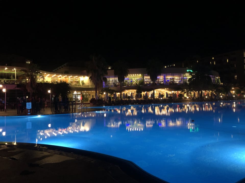 Pool VONRESORT Golden Coast