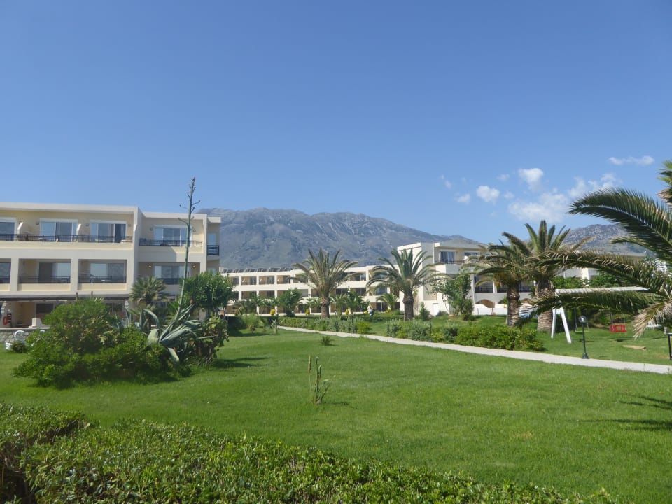 Gartenanlage Vantaris Palace