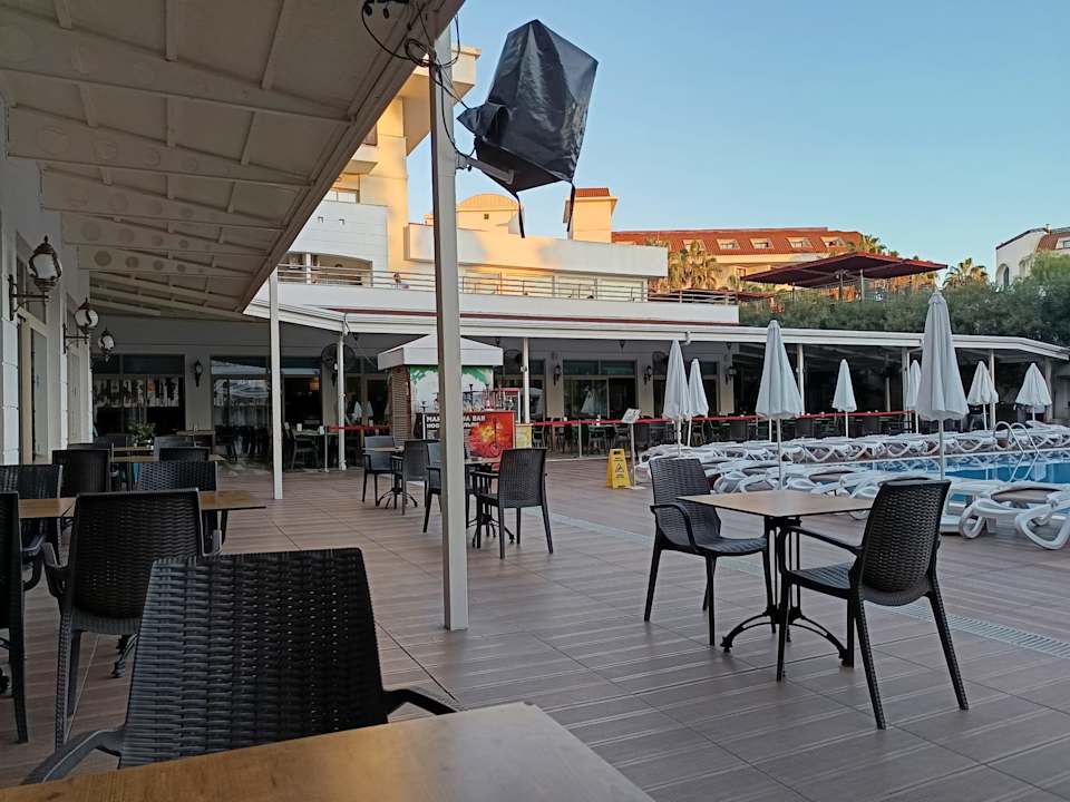 Pool Side Aquamarin Resort & Spa