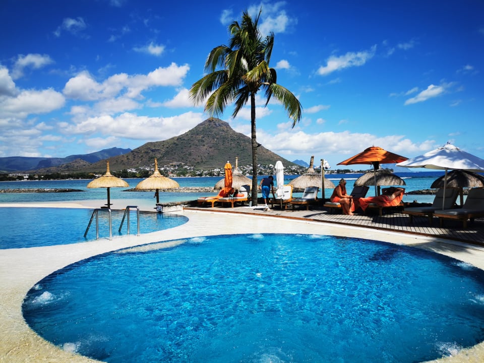 Pool Sands Suites Resort & Spa