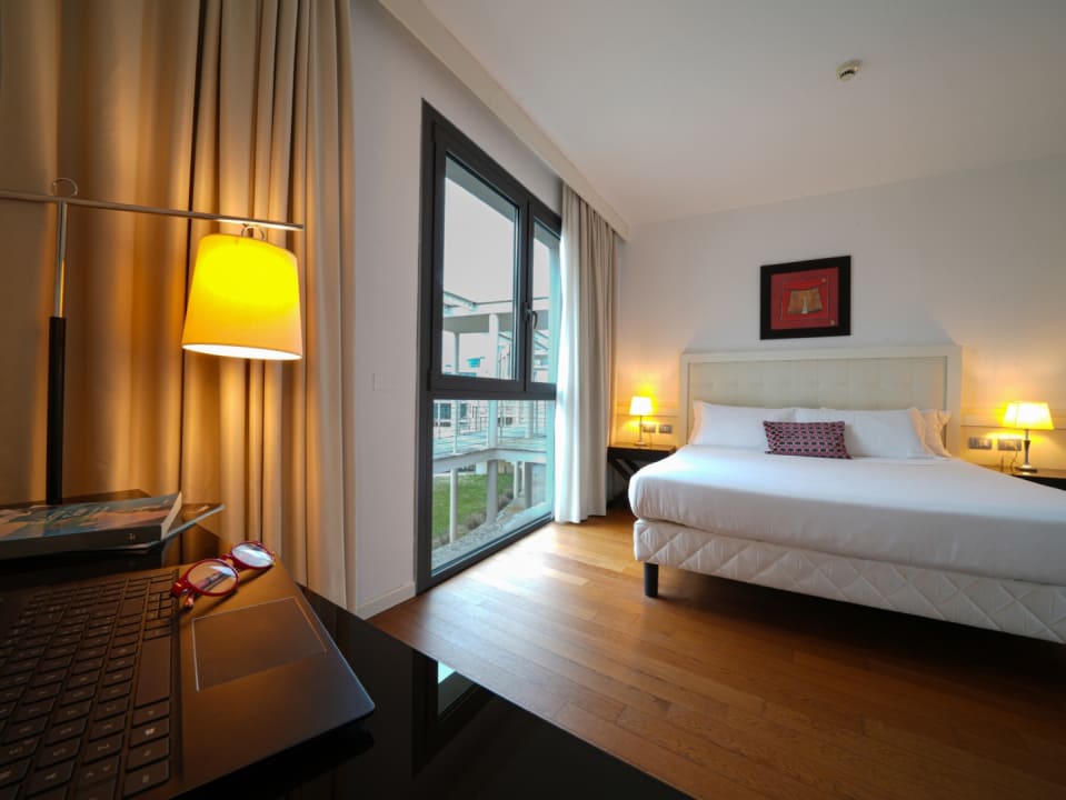 Zimmer Pisa Tower Plaza