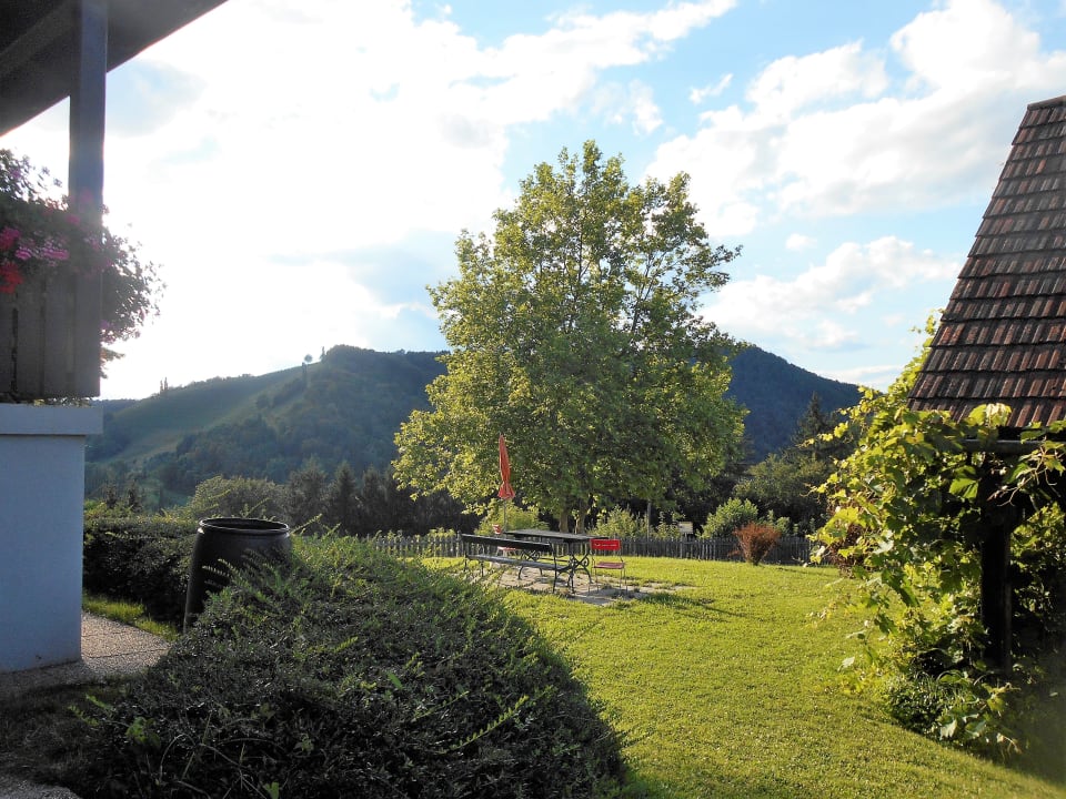 Gartenanlage Ferienwohnung Karin