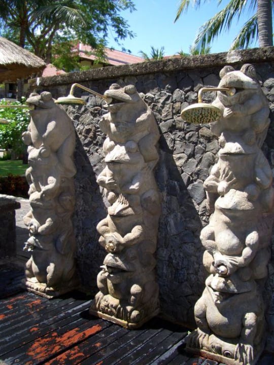 Die Duschen am Pool InterContinental Bali Resort