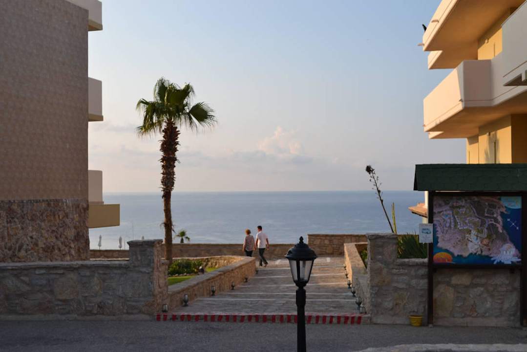 Wygląd zewnętrzny hotelu Hotel Kalithea Horizon Royal