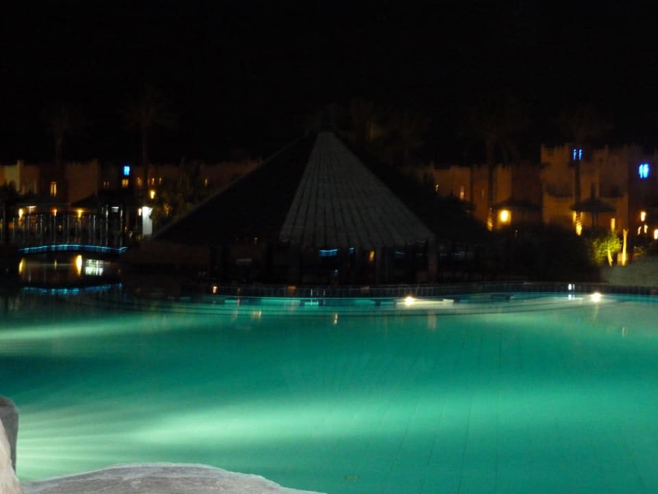 Poolbar bei Nacht SUNRISE Royal Makadi Resort