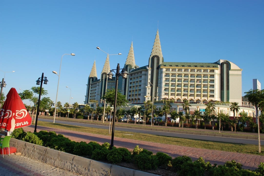 Vanaf de overkant Hotel Delphin Imperial