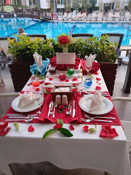 Gastro The Lumos Deluxe Resort Hotel