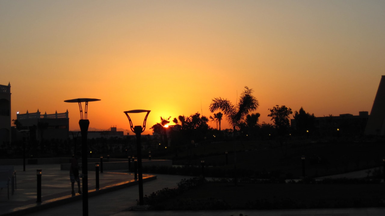 Sonnenuntergang in der Anlage Jasmine Palace Resort & Spa