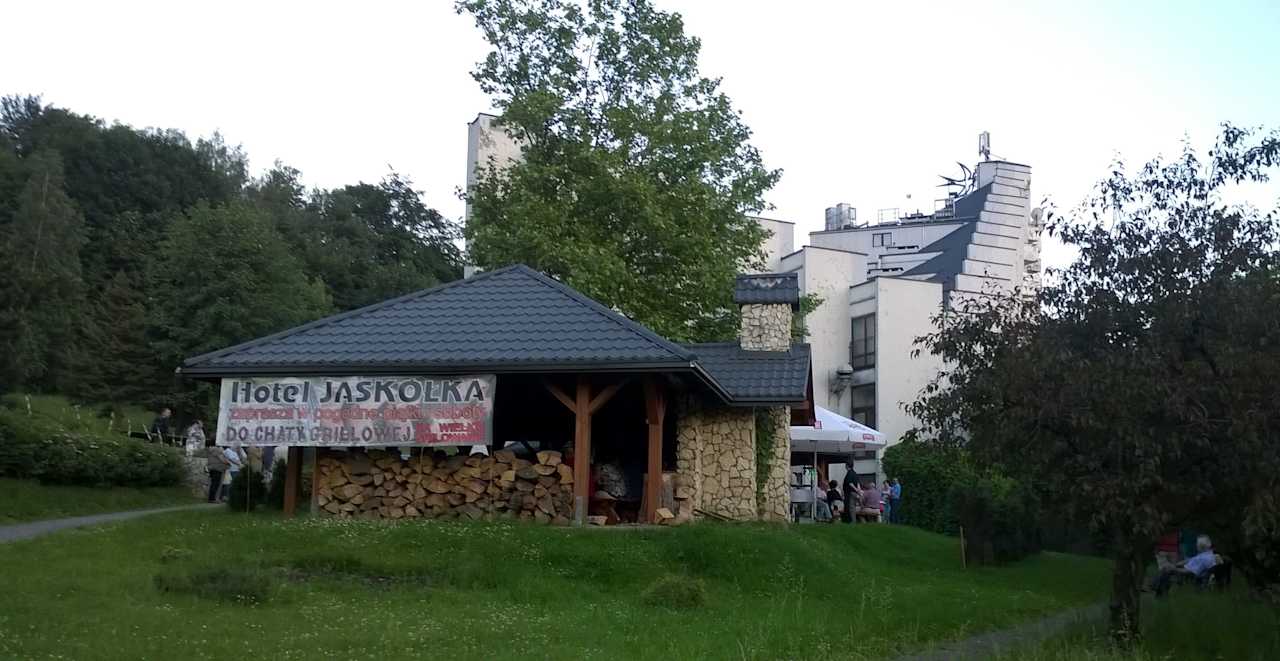 Eingang zum Hotel-Grillhaus Hotel Jaskólka
