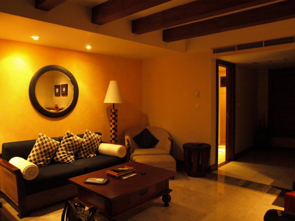 Wohnbereich oben Pool Villa Club