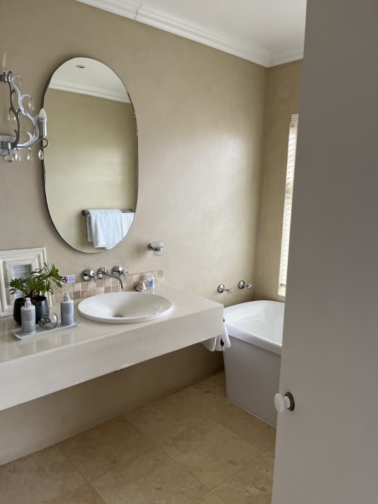 Zimmer Admiralty Beach House