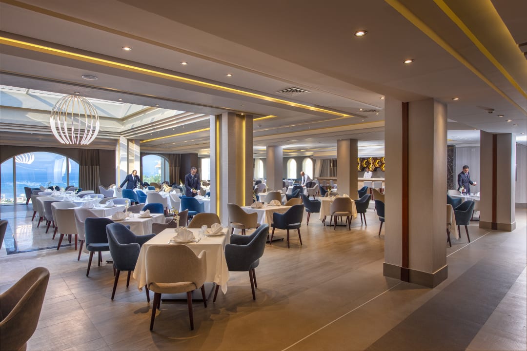 Gastro Premier Le Reve Hotel & Spa