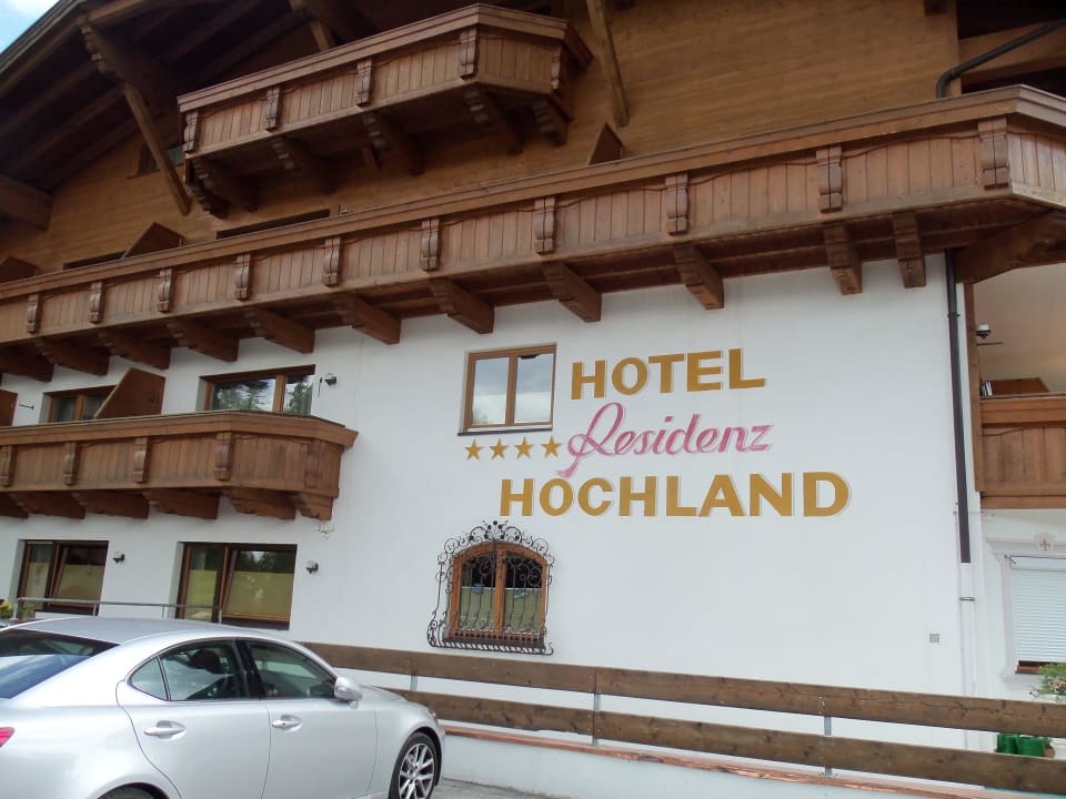 Außen mit Parkplatz Hotel Residenz Hochland