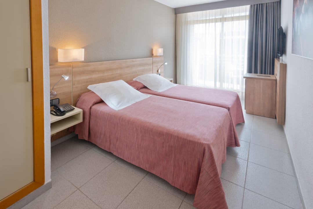 Zimmer Port Eugeni Hotel