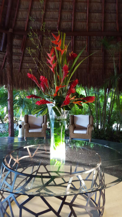 Wunderschöne Blumen; jeden Tag frisch Akumal Bay Beach & Wellness Resort