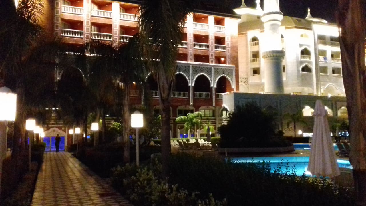 Außenansicht Royal Taj Mahal Hotel