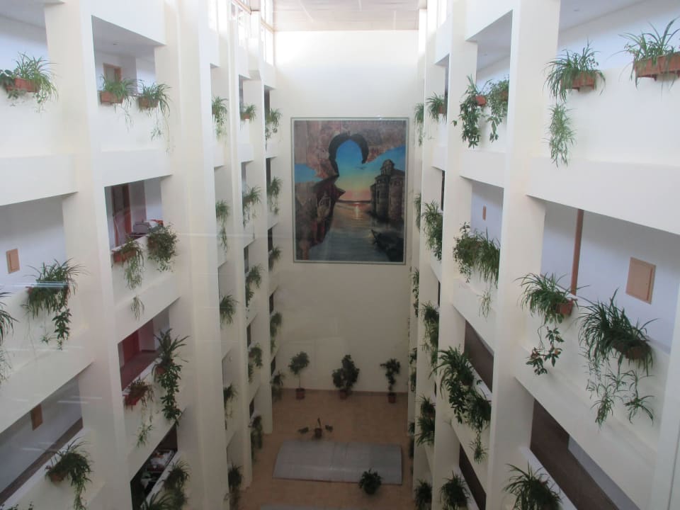 Hotelgang Hotel Mena Palace