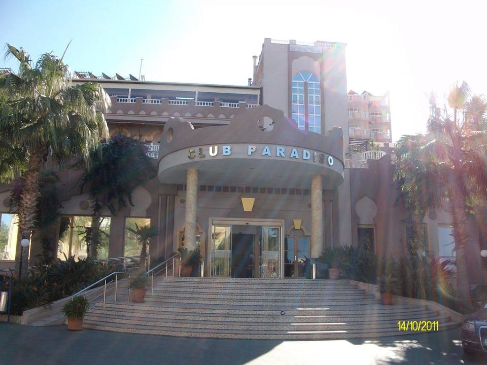 Der Haupteingang Hotel Club Paradiso