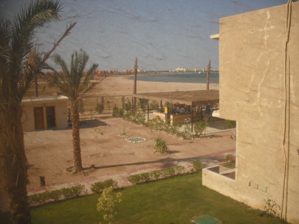 Ausbick aus einen Fenster Hotel Yara Beach Club