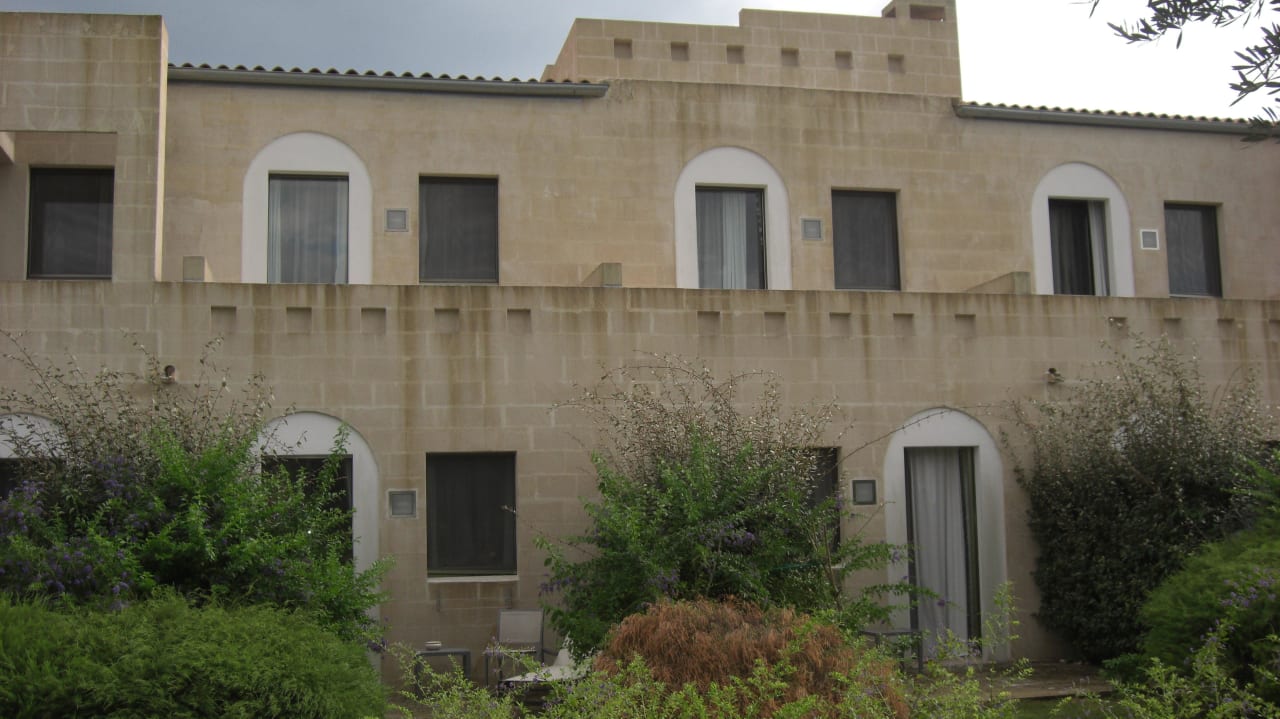 Außenaussicht zu den zimmmern Vivosa Apulia Resort