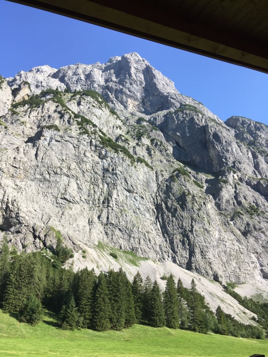 Ausblick Gramai Alm alpengenuss & natur spa