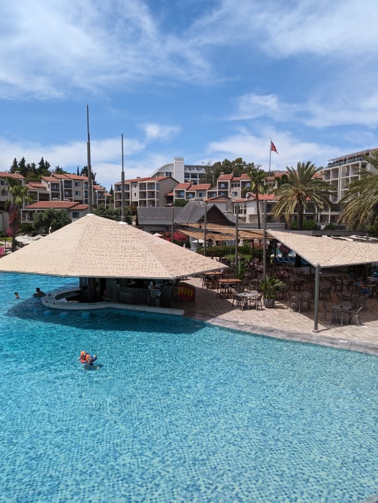 Pool Arum Barut Collection