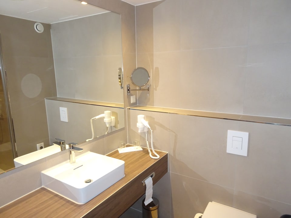 Zimmer H+ Hotel Hannover