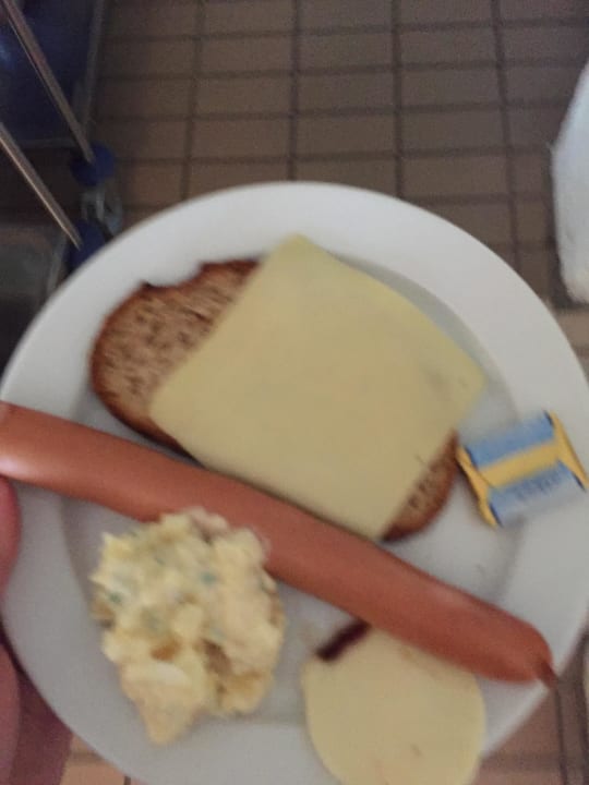 Brot lag mindestens 4 Tage da DJH Jugendherberge Freusburg