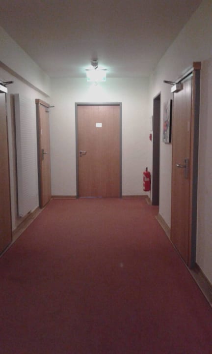 Gang zum Fahrstuhl Stadt-gut-Hotel Fronveste - Das Alte Knasthaus