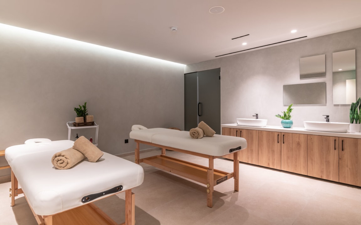 Sport & Freizeit Domes Aulūs Zante, Autograph Collection