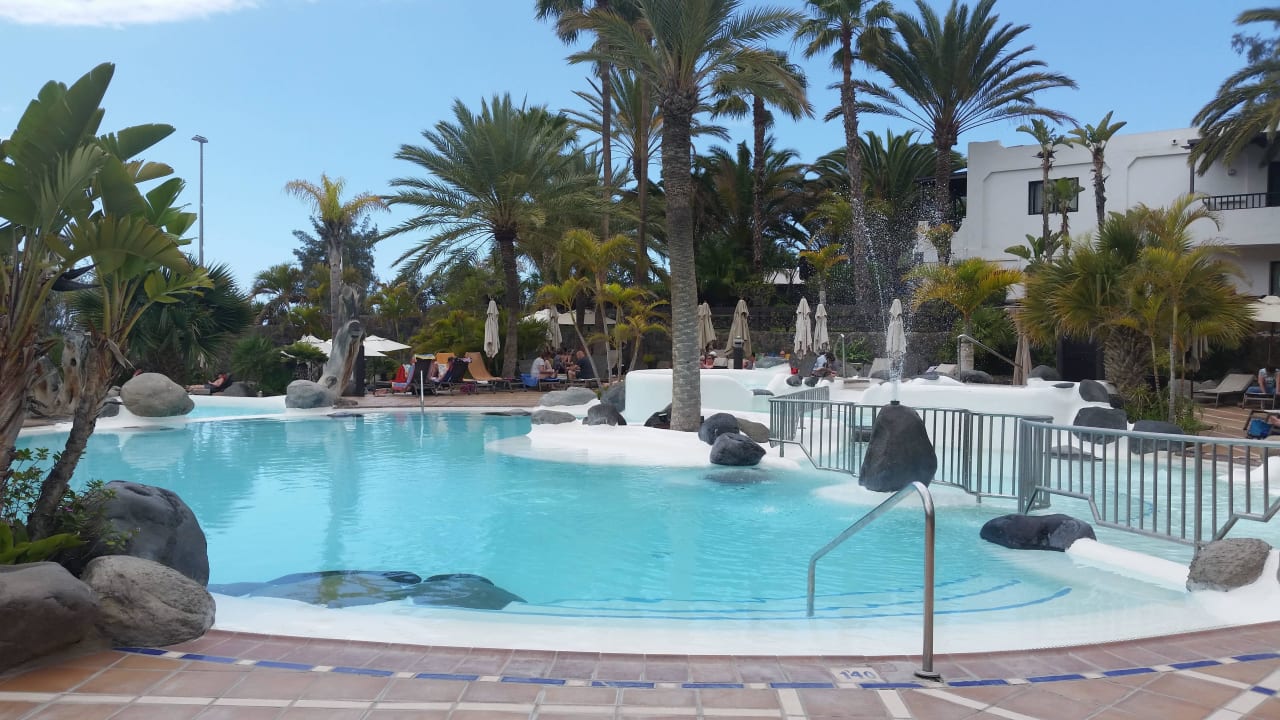 Pool Corallium Beach by Lopesan Hotels - Adults only