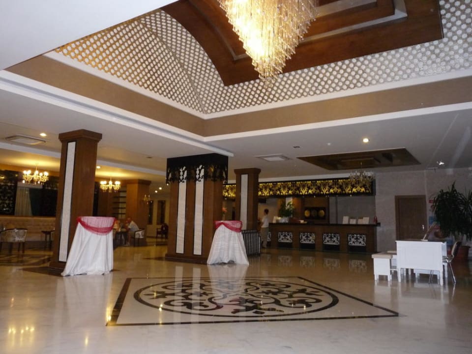 Lobby Seaden Corolla Hotel