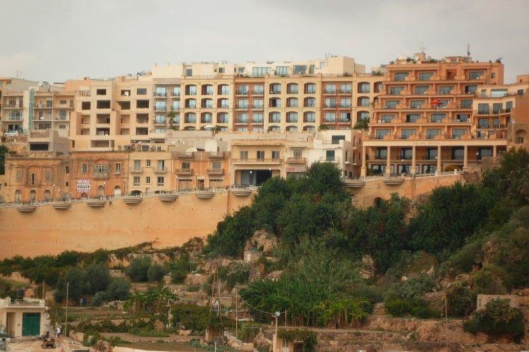 Blick vom Hafen auf´s Hotel Grand Hotel Gozo