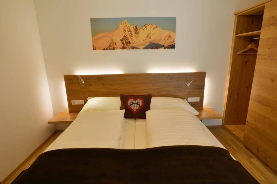 Schlafzimmer AlpinLodges Matrei