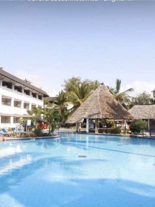 Pool Travellers Beach Hotel & Club