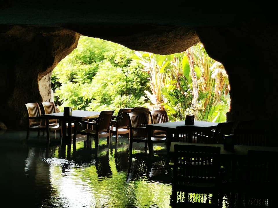 Gastro Starlight Resort Hotel