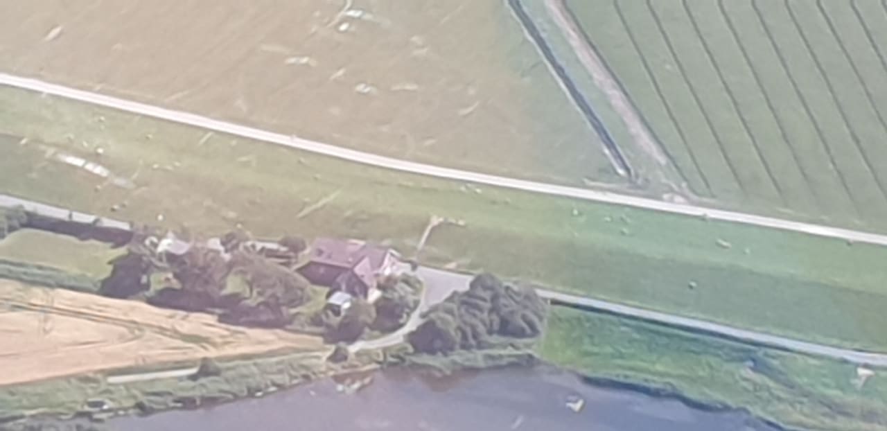 Außenansicht Ferienhaus Hemenswarft direkt an der Nordsee mit Meerblick