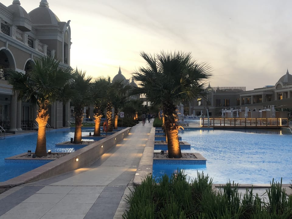 Pool Titanic Royal