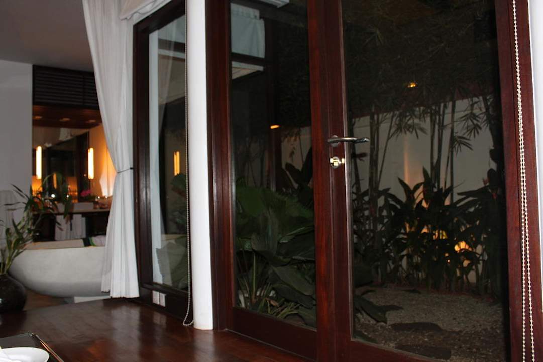 Der eigene Garten ist beleuchtet Hotel Heritage Suites