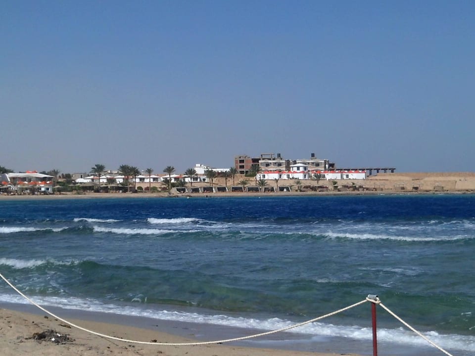 Wellengang, schnorcheln trotzdem möglich Coral Sun Beach