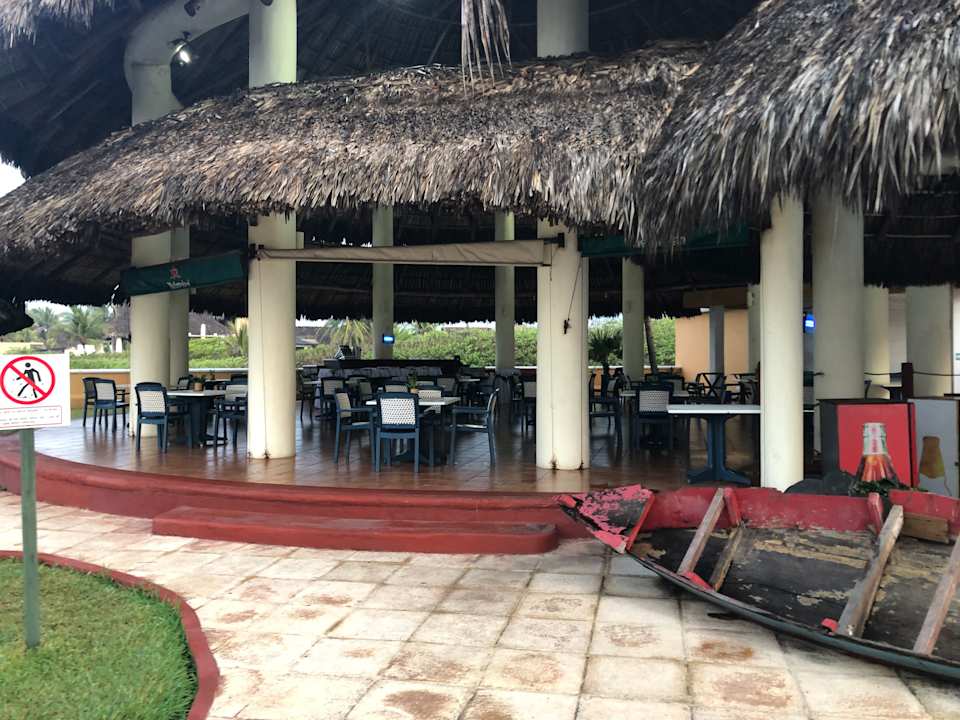 Gastro Hotel Cayman Suites