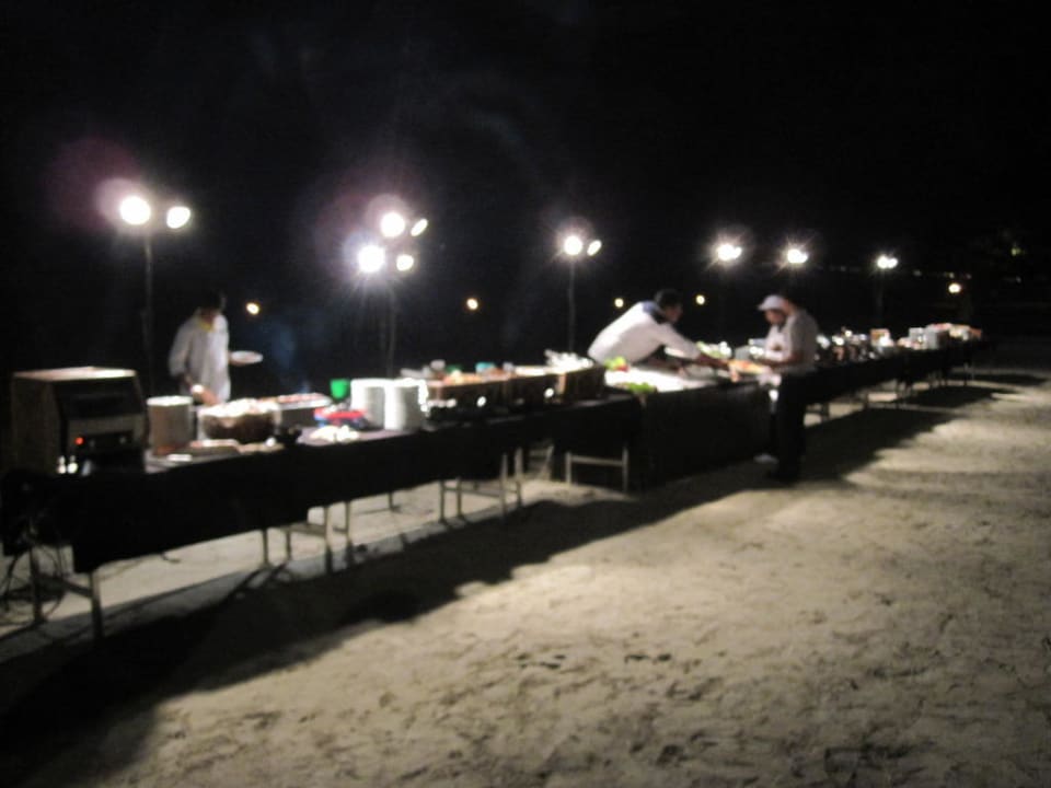 Abendessen am Strand Hotel The Dewa Koh Chang