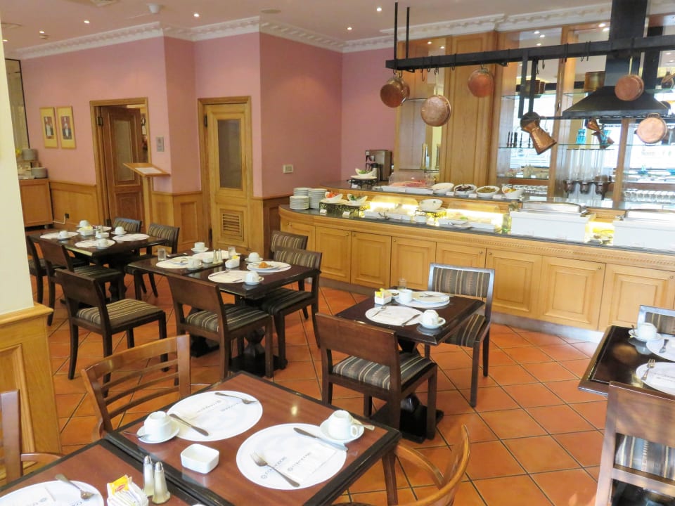 Restaurant und Frühstücksbüffet  Le Commodore Hotel