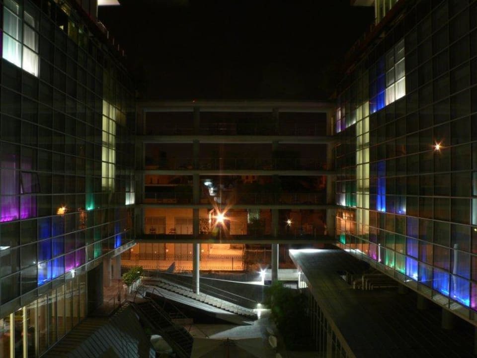 Der Innenhof bei Nacht Hotel Radisson Blu Rome